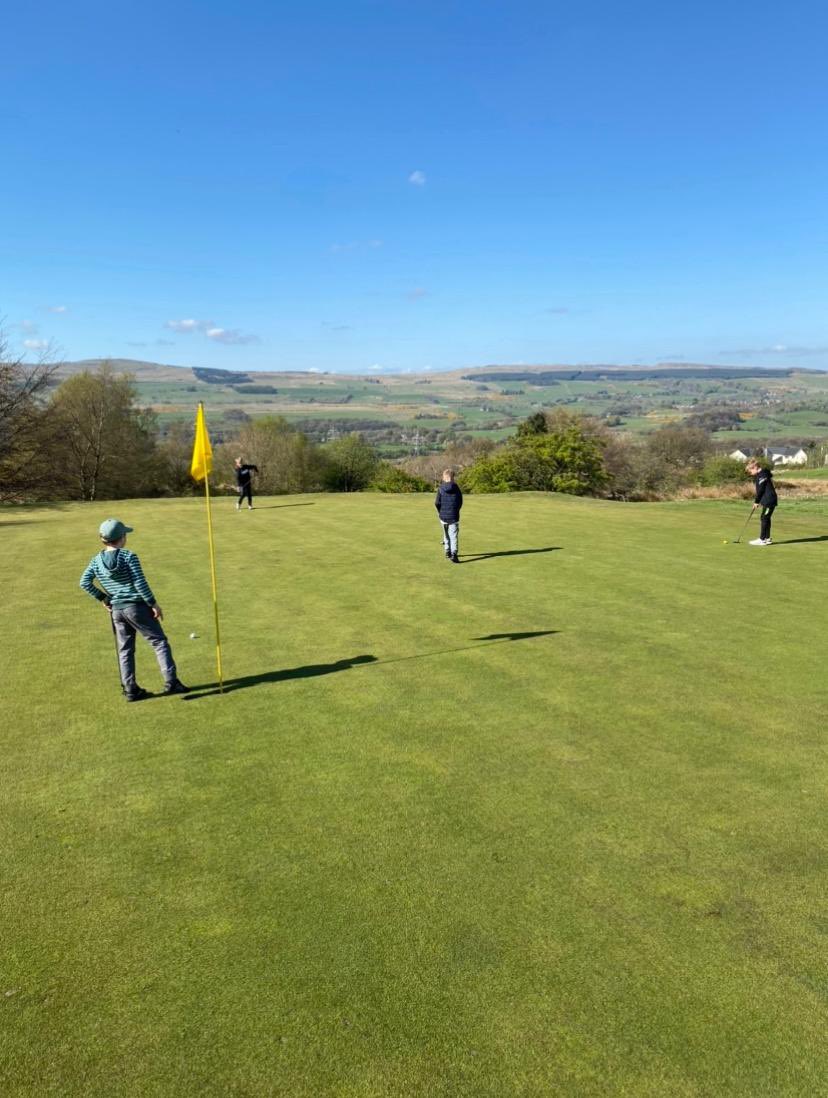 GregorMonks's tweet photo. JUNIOR CLASSES…(5-12yrs)
Due to demand we are opening additional junior coaching slots @dullaturgc beginning in November..
Tues-Thurs evenings &amp; Sundays. 
( 4 x 1hr slot cost £40 )
To register interest please DM or email gregor.monks@foremostgolf.com
@_EllisHart @Frazmckenna90 https://t.co/OBNnISrxmN