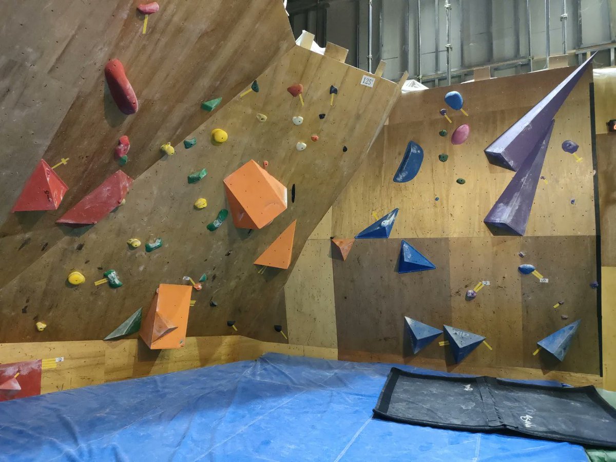 FreeclimberH's tweet photo. 9/22-23、長野県佐久市にある【Climbing Gym SORANI】にてセットと講習会を兼ねた企画Grow upを開催！

長野県では初の開催。
長野県と群馬県の参加者が集まり、参加者には新しい刺激を与えられたのではと思います。

12/18(日)にもSORANIにて開催を予定中！ https://t.co/gnT9vcEA1C