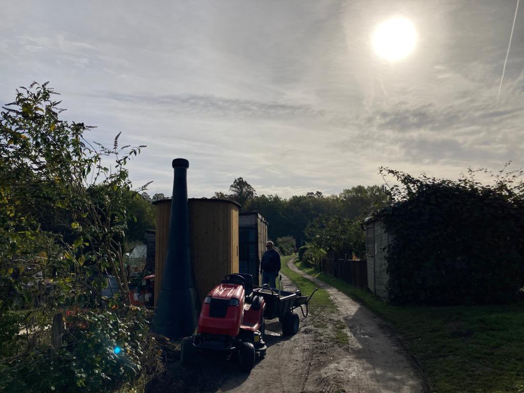 ARDAllotments's tweet image. A loo with a view - nearly finished! 👏 @Foundation_DBS @TNLComFund