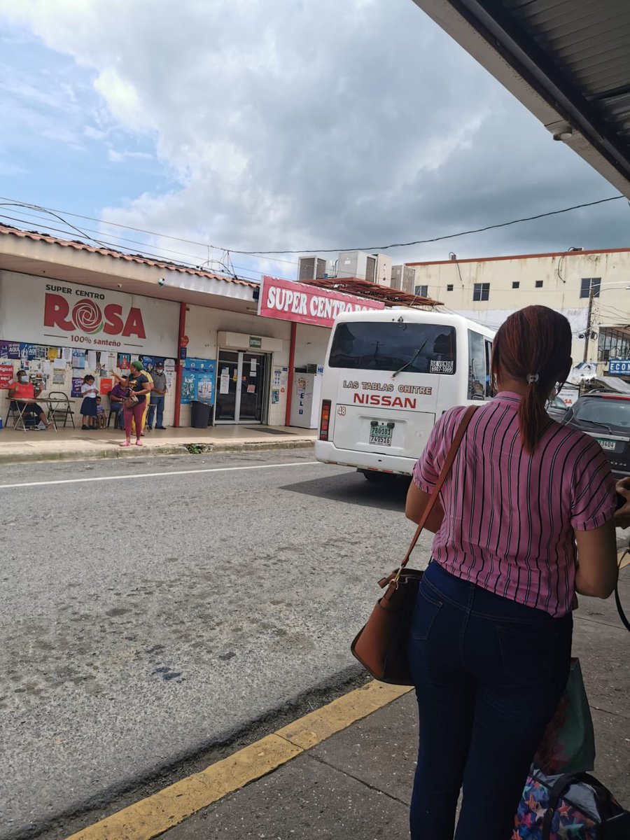 De cuando acá los buses de la ruta Las Tablas - Chitré no dan descuento a personas de la tercera edad? Fue lo que le respondió el busero a una adulta mayor. <a href="/ATTTPanama/">Autoridad del Tránsito</a> @ProtegeryServir <a href="/Yiniva/">Yini</a> <a href="/Chitreanos/">Chitré, Herrera</a> <a href="/RigoVergara/">Rigoberto Vergara</a> <a href="/santenos/">Santeños</a> <a href="/AcodecoPma/">ACODECO</a> <a href="/laVillaLS7/">Sᴏʏᴄéᴅᴜʟᴀ7</a> a tomar los correctivos!