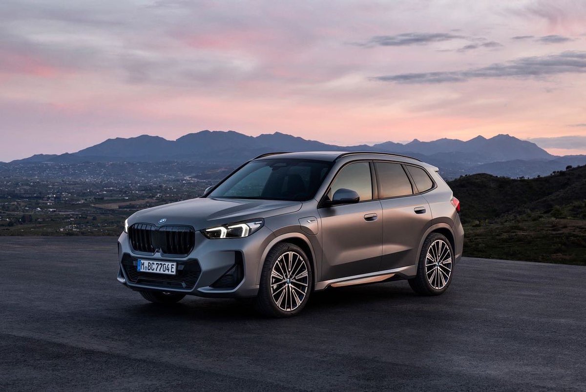 BMWBellMotors's tweet photo. PRIMICIA MUNDIAL
NUEVO BMW iX1

+ 100% eléctrico
+ 313cv
+ 0 a 100 en 5,6 seg
+ Autonomía de 438kms
+ Recarga para 120kms en 10 minutos
+ Recarga al 80% en 29 minutos

#BMW #BMWiX1 #iX1 https://t.co/jdcTIFsTar