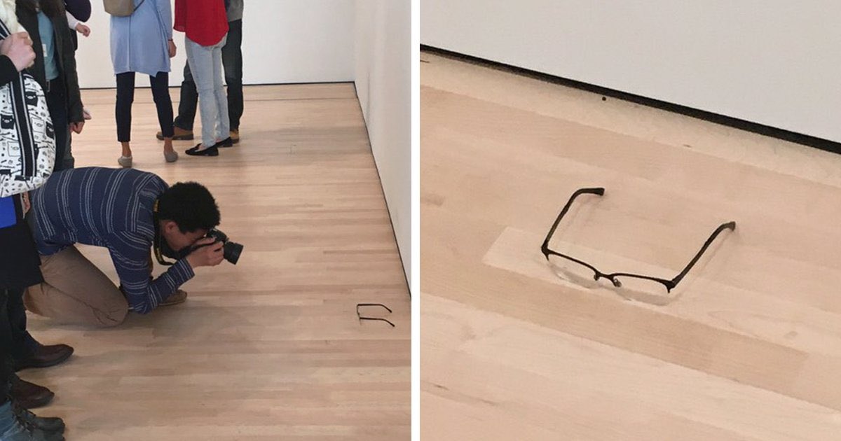 JamesLucasIT's tweet photo. Nel 2016 un uomo ha perso gli occhiali in un museo d'arte moderna. Pochi minuti dopo i visitatori hanno iniziato a fotografarli pensando di essere al cospetto di un’innovativa installazione artistica. https://t.co/otfmiaYOBZ