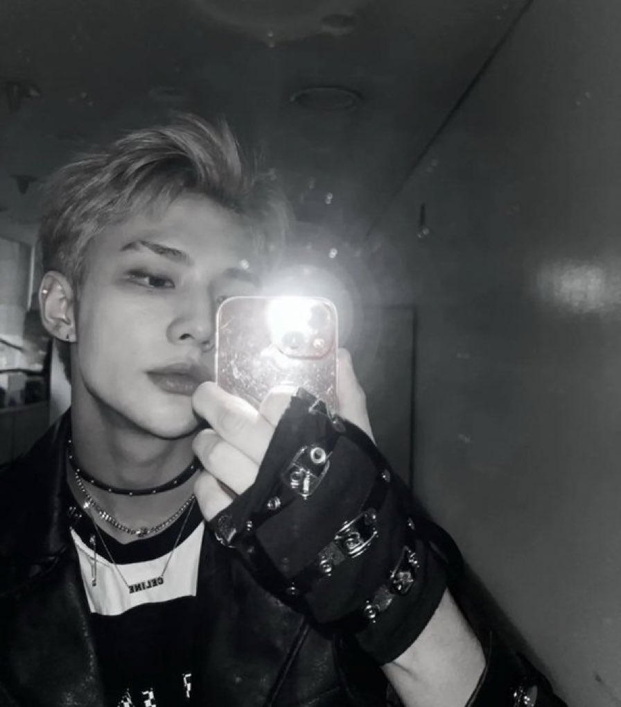Hwang Hyunjin Brazil • CLOSED tweet media