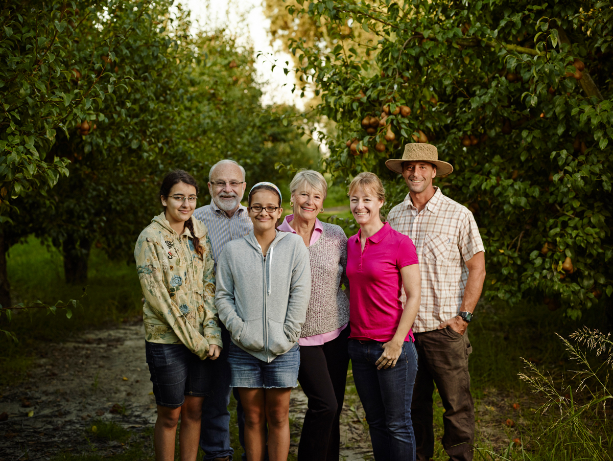 Cal_Pear's tweet photo. On this #NationalFarmerDay we say #ThankYou to our #CApear farmers. Our growers are true stewards of the land as many are farming the same orchards as their forefathers did many years ago. Take some time to meet a few of our #CApear farmers today! https://t.co/mY3bQdMTNT https://t.co/hCPq01sQFr