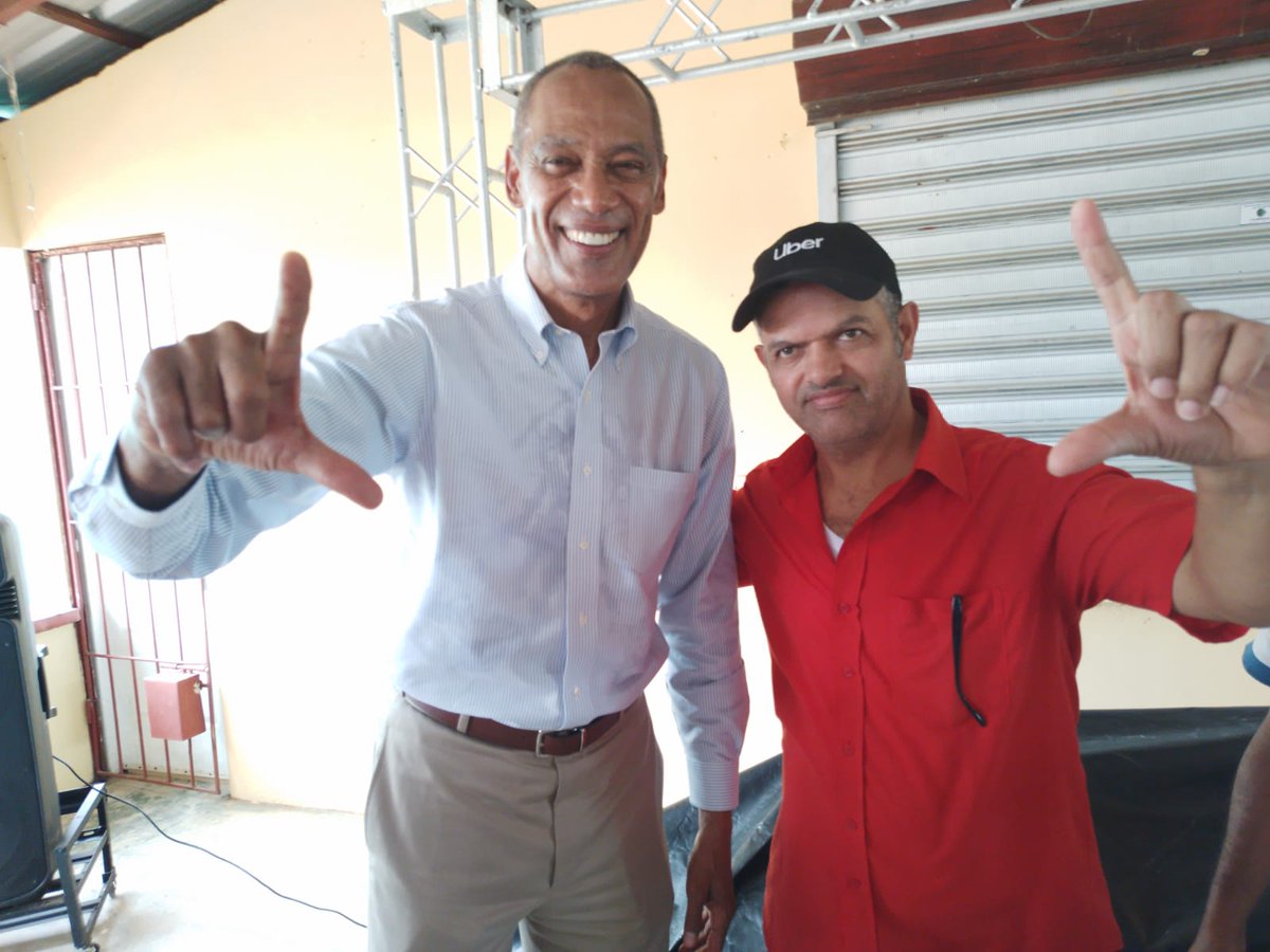 FPComunicaCir4's tweet photo. El titular de la Secretaría de Deportes de la Fuerza del Pueblo, Felipe (Jay) Payano, encabeza el acto de juramentacion de la Secretaría de Deportes provincial, en la provincia de Dajabón.

#FPComunica #FuerzaDelPueblo https://t.co/edSKGNanMV