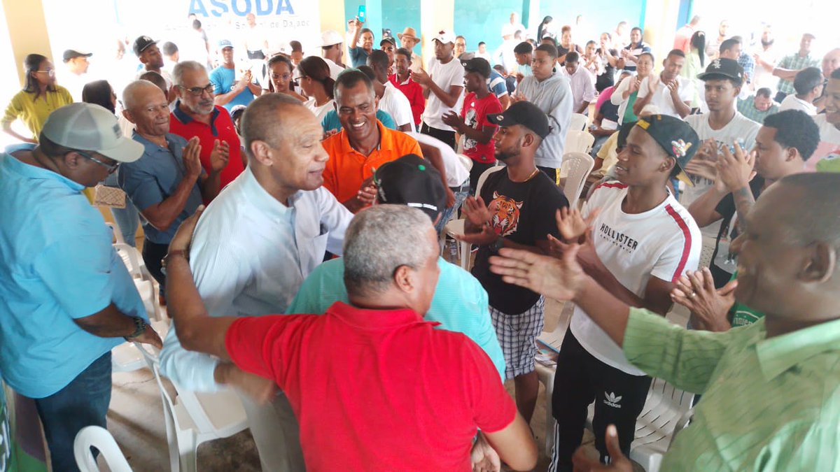 FPComunicaCir4's tweet photo. El titular de la Secretaría de Deportes de la Fuerza del Pueblo, Felipe (Jay) Payano, encabeza el acto de juramentacion de la Secretaría de Deportes provincial, en la provincia de Dajabón.

#FPComunica #FuerzaDelPueblo https://t.co/edSKGNanMV