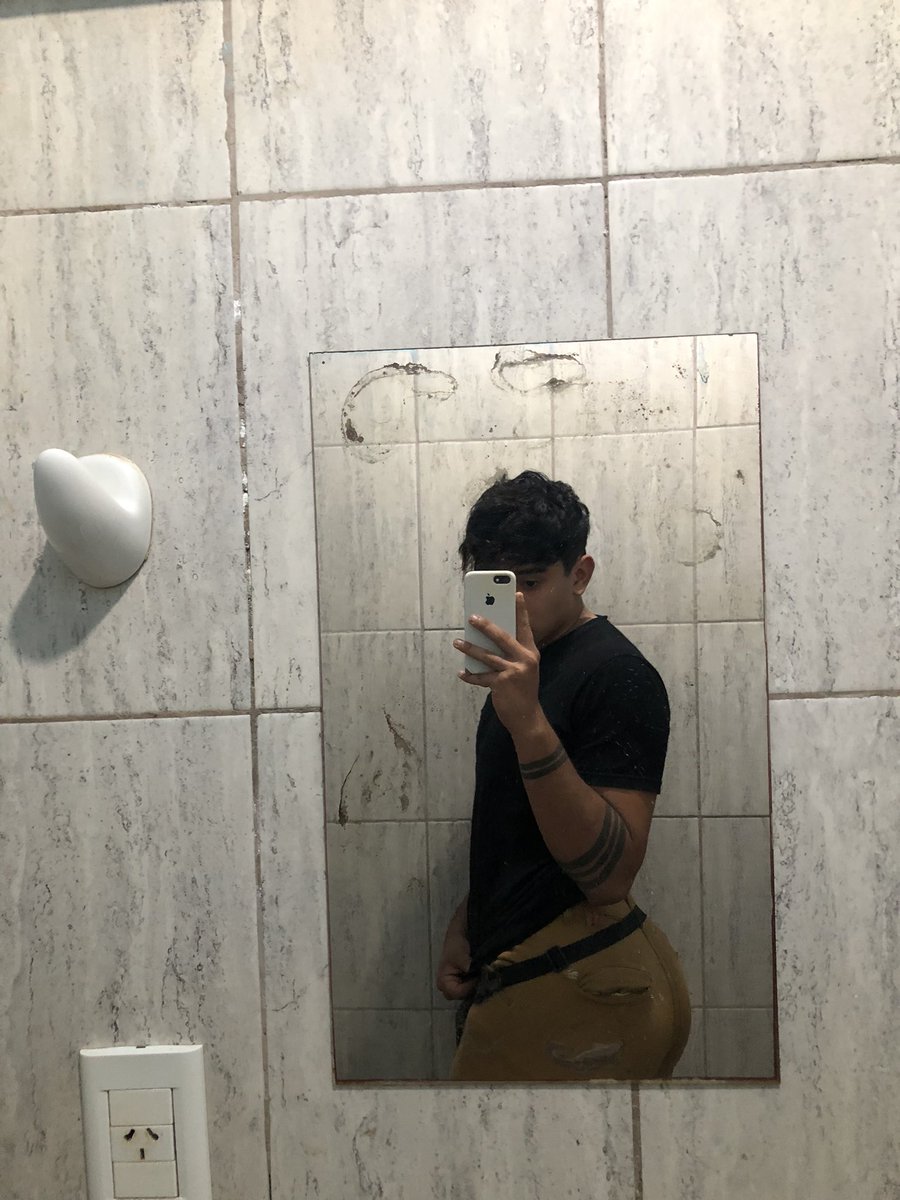 alexacuna03's tweet image. A favor o en contra?🌈