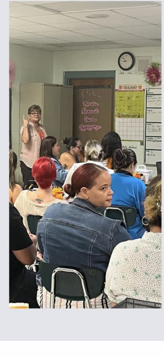 NitzaMorales2's tweet photo. ESOL PLC Meeting at Spirit Elementary. Thanks to all the parents for attending. Remember, together we can be the difference. Reunión del Consejo de liderazgo de ESOL. Gracias a todos los padres por asistir. Recuerde, que juntos podemos hacer la diferencia. https://t.co/8DhmmNsF5c