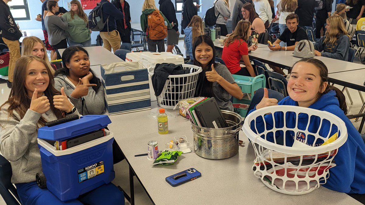 nhs_dotson's tweet photo. Spirit Day continues-- Backpack day is still a hit! #nhs_lions @NorthwestRISD https://t.co/57RIfo5Bjb