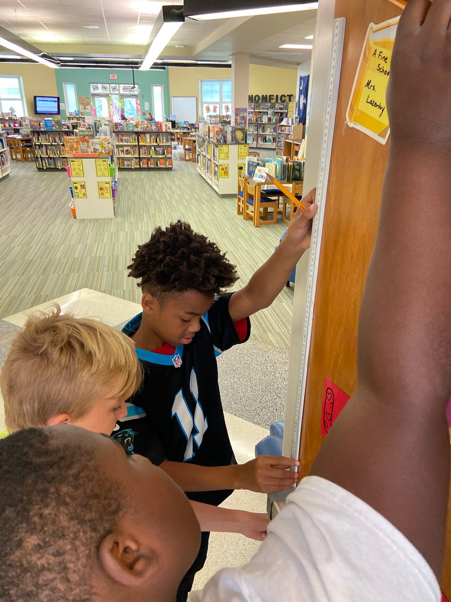 HookedonMath's tweet image. It is #SCMetricWeek and these @Midway_Mustangs students are using their detective and measuring skills to guess my height in metric units. #Lex1Math #ProblemSolving #GiraffeMathCoach