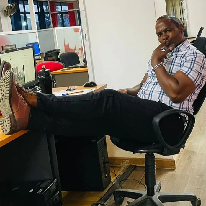 #MazungumzoWaziWazi 8pm stress 40 sugar mummy aako na hela mimi 20 year's ananitaka .nifanye nini? <a href="/RadioJamboKenya/">Radio Jambo</a> <a href="/papa_rais/">RAIS PAPA</a>