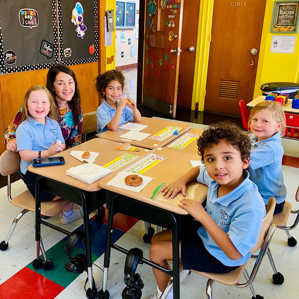 AcademyofStDoro's tweet photo. It’s always special when parents and loved ones get to visit class…but it’s even more exciting when it’s a mystery! Mystery Readers have been surprising our Kindergarteners this school year.

#WeAreASD #Kindergarten #mysteryreader https://t.co/SyUMNFnpwE