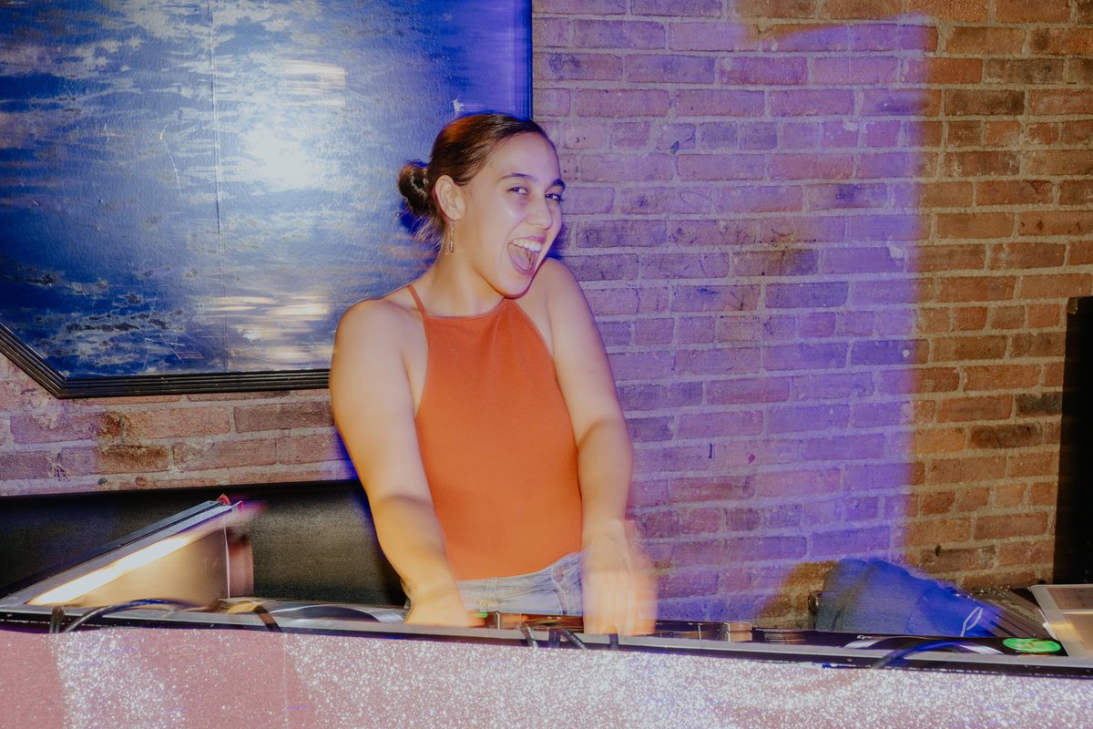grittynpinklife's tweet photo. @shennamusic, @megagonefree, @MalaReignz, and DJ Krisbebe jammin’ out at the @MercuryLoungeNY last night! 

📸: mblitzphoto 

#NYCTechWeek #NYTechWeek https://t.co/oqBZzBtoeH