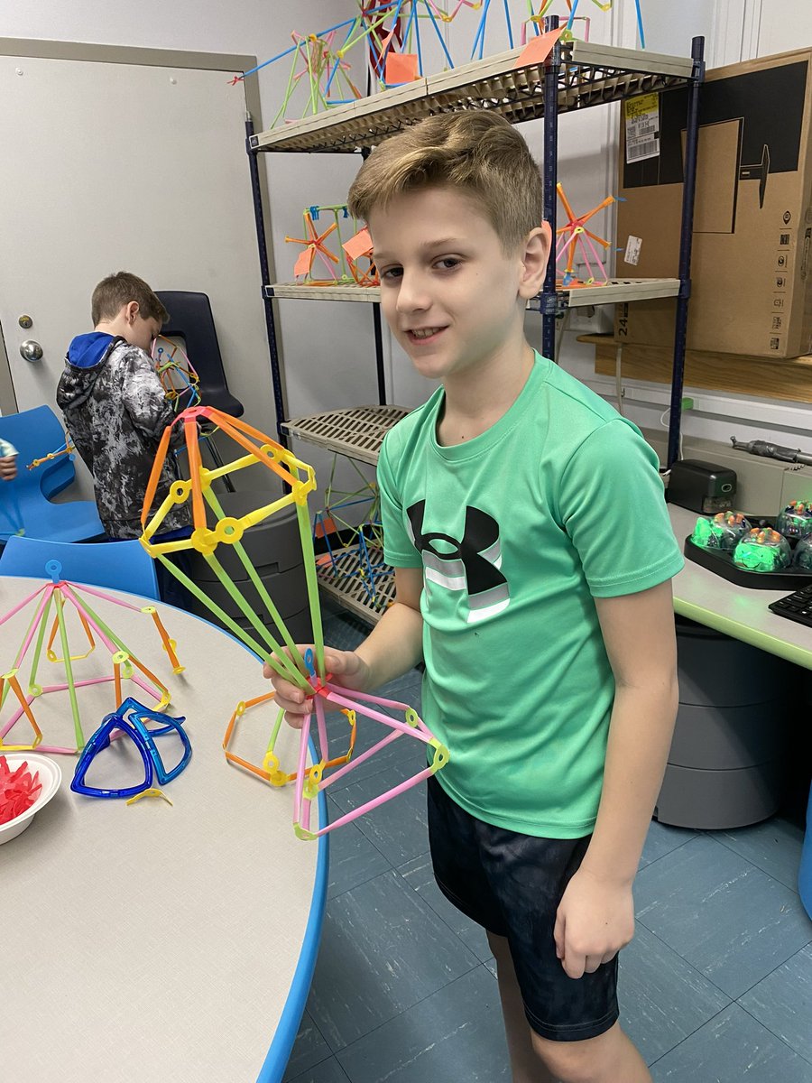 NptSTEM's tweet photo. 3rd grade OAS STEM Enrichment for All makers creating rides for a Strawbees Fair and exploring 3D geometric shapes! https://t.co/9bqIfJZGGn
