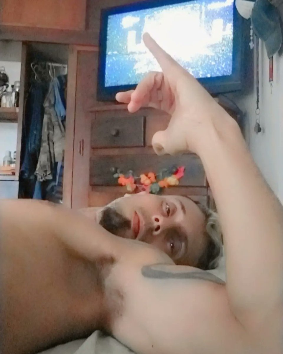 branger28's tweet photo. Y si nos caemos a besos mejor?😘😘 https://t.co/5rHcRA87P0