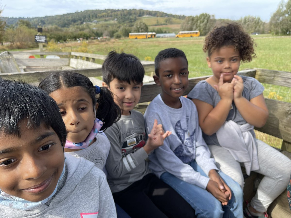 Kelsey Sherline (@rlccounselor) on Twitter photo Such a fun field trip to Great Country Farms - had the best time with first grade. Glad I was asked to chaperone🚜🎃🐷<a href="/RLCPrincipal/">Diane Insari</a> @MacyGeiger1st @MariyahR20 Such a fun field trip to Great Country Farms - had the best time with first grade. Glad I was asked to chaperone🚜🎃🐷<a href="/RLCPrincipal/">Diane Insari</a> @MacyGeiger1st @MariyahR20