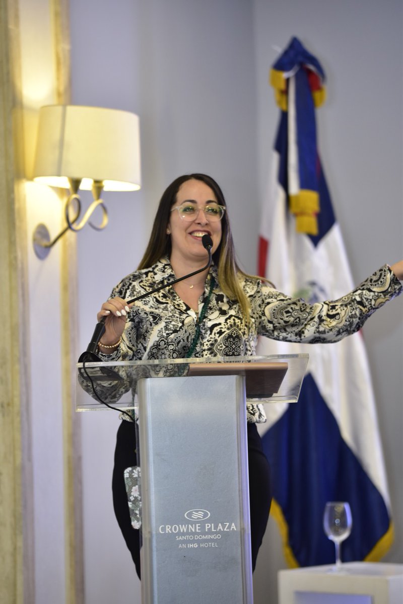 UNFPA_RD's tweet photo. Con las conclusiones para desafiar las prácticas que perjudican a las niñas y adolescentes dominicanas, cerramos nuestro primer foro internacional.

✨Accede a nuestro canal para volver a vivir cada momento: https://t.co/aTsNKxORV3

#CreoEnTuPoder
#10AñosDiadelaNiña
#UNFPARD https://t.co/8AjG6Awwku