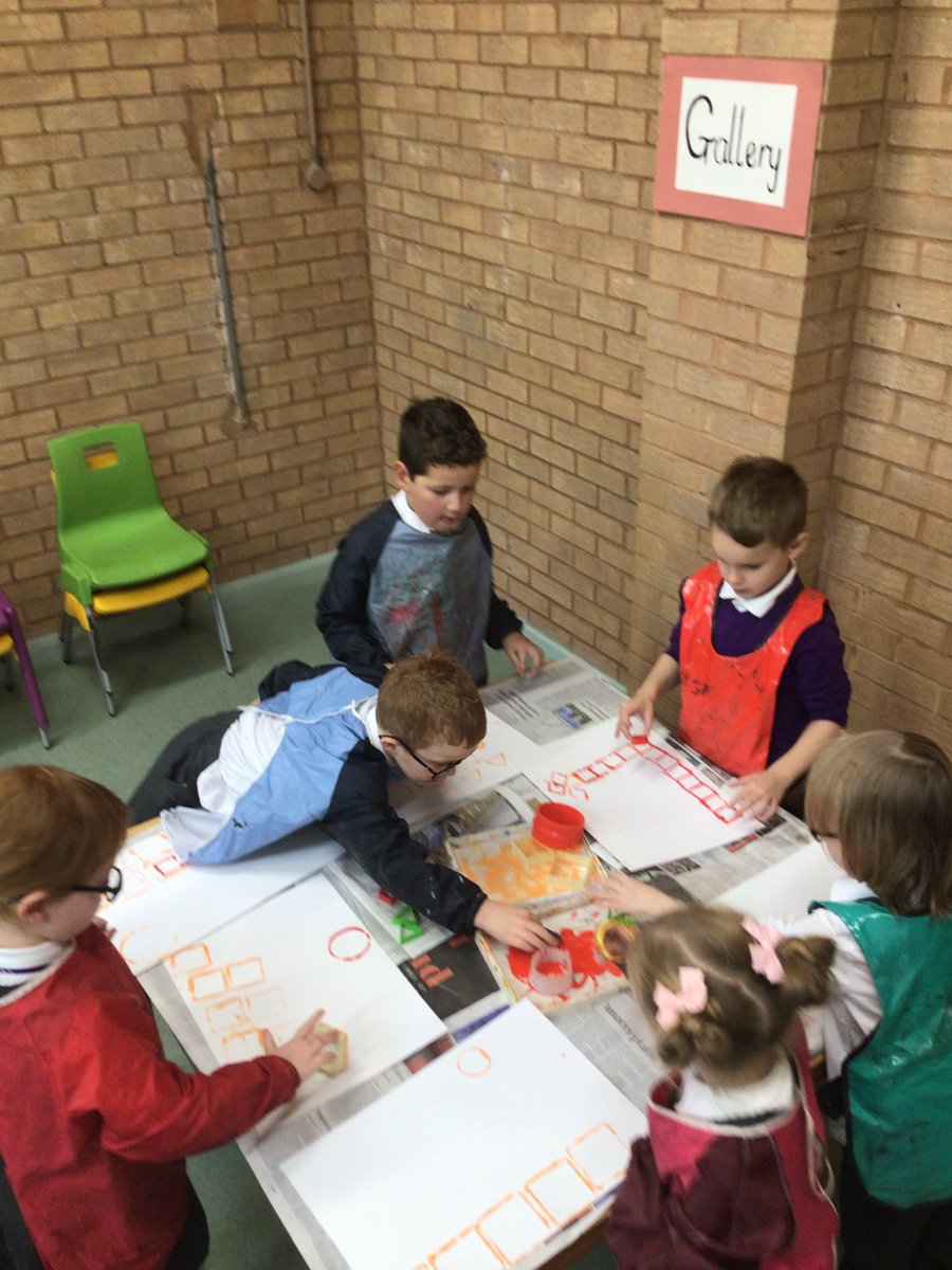 BirchwoodCE's tweet photo. This week Year 1 begun working towards their final piece of art with the artist Paul Klee, Castle and the Sun. they have investigated a variety of printing materials and have created 3D castles to help inspire their final piece. #bcepsart 👩🏽🎨🎨👨🎨 https://t.co/pFJHJmASJ6