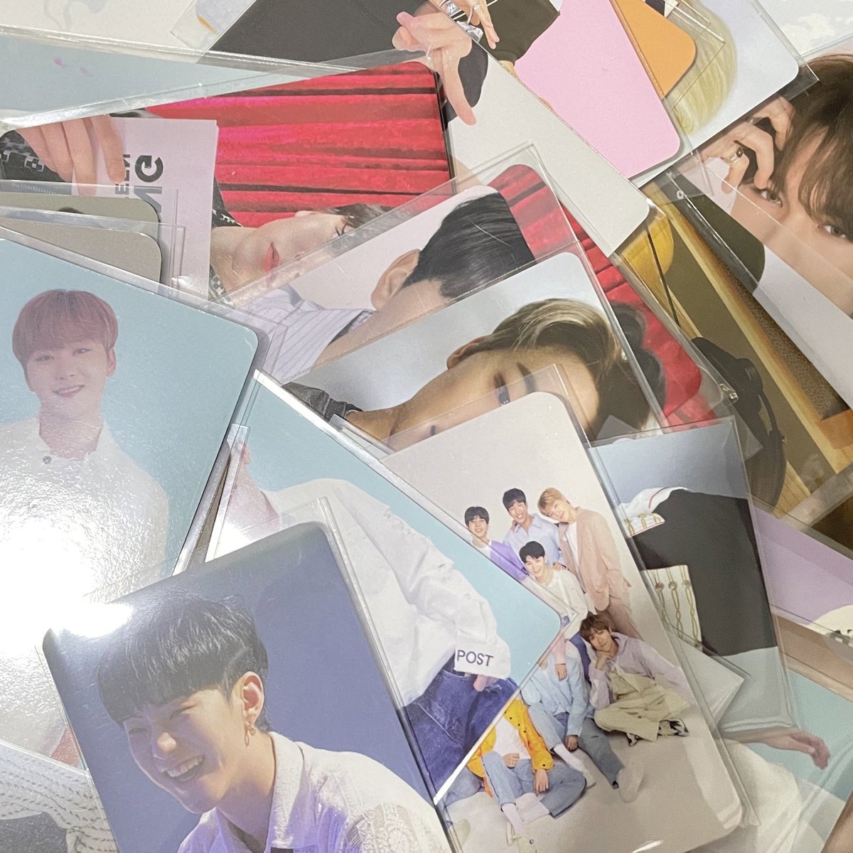 se0yeons's tweet photo. hi everyone!! ill be giving away some of my seventeen pcs for free at #BETHESUNinSG 🤍 

just come up to me &amp; lmk and ill give u a random pc ^_^ see u there ! 

will update the time &amp; my location when im there <3333 https://t.co/m6kY2wLnos