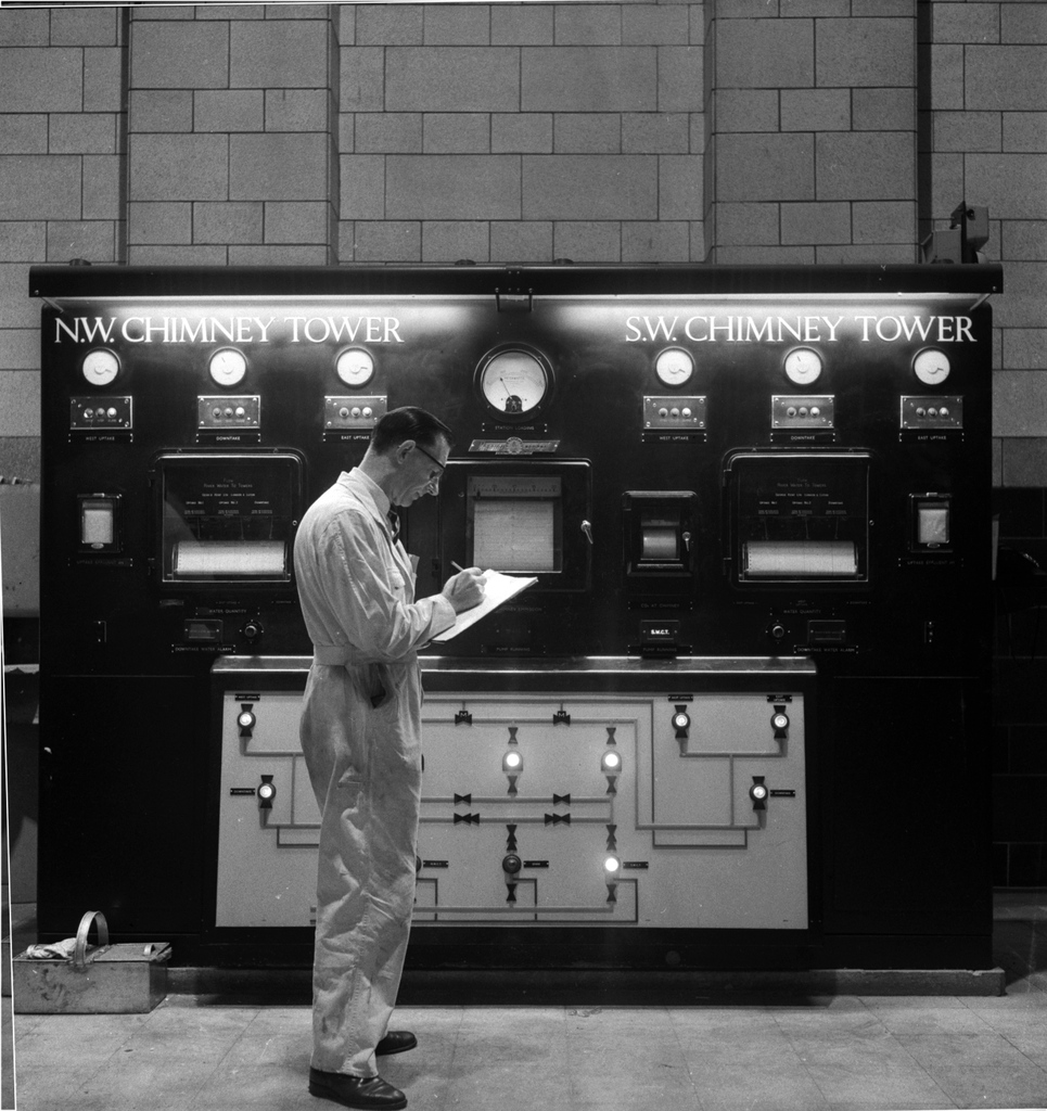 BatterseaPwrStn's tweet photo. Itβs almost time to open our doors and our team are busy making their final checks... Can you guess what year this photograph was taken? πΈ
#BatterseaPowerStation #ThePowerIsOn #October14 #TheWaitIsAlmostOver #FinalChecks https://t.co/onhOPzFz7x