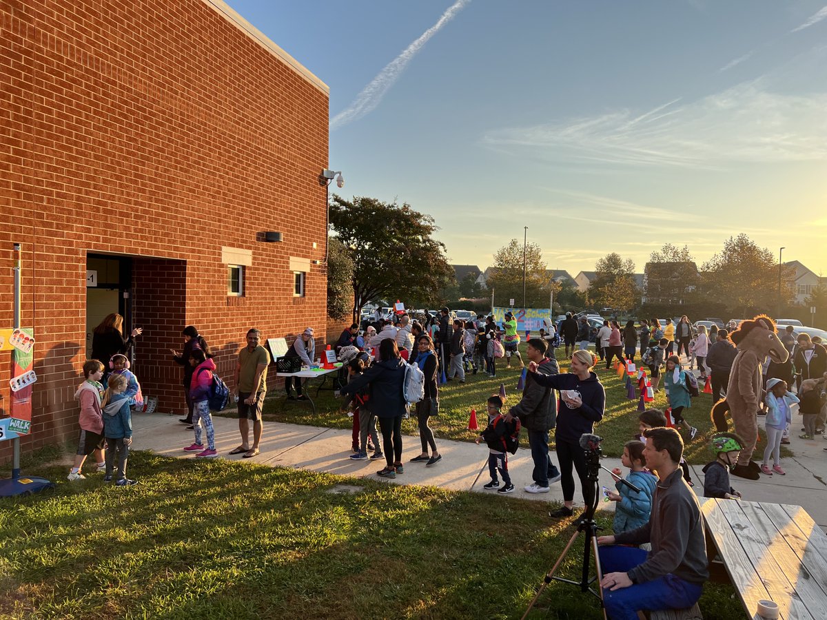 corner_pta's tweet photo. Walk2School day at @the_corner_lcps was a blast! Thank you to everyone who participated and made the event such a great community experience ❤️ https://t.co/yKcpbfauGP