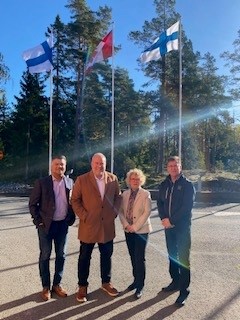 NWMOCanada's tweet photo. Recently our president and CEO @laurieswami accompanied the Honourable @ToddSmithPC, Ontario Minister of Energy on a tour of the @Posiva_fi ONKALO deep geological repository in Finland 🇫🇮. (1/3) https://t.co/qWpPeWyZtK