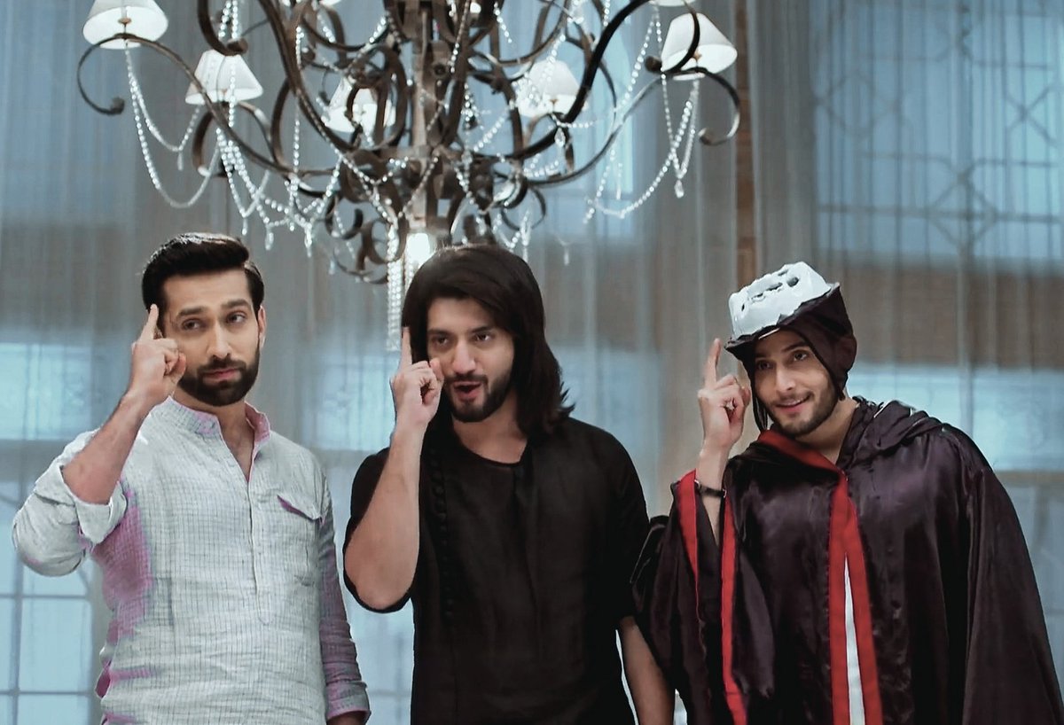 calmandchaoss's tweet photo. Aye na duri dilon mai 
Karti hai ankhein dua yeh🥺❤✨

#Ishqbaaaz #shivomru https://t.co/IxOj676QTt