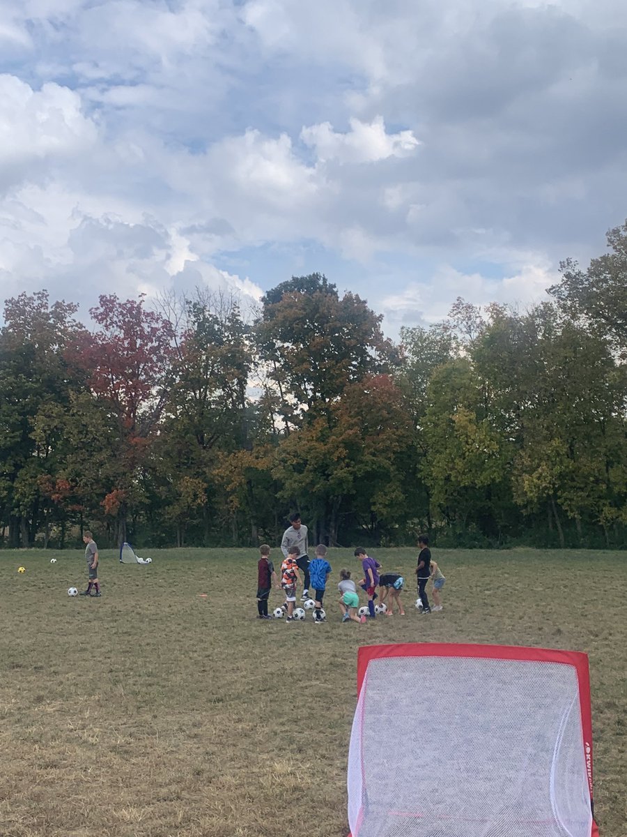 HeritageFRC's tweet photo. Thank you, @LCRLFoundation, for hosting a free soccer clinic for SCPS students with SCPS FRYSCs! #IL3 ⚽️ https://t.co/PvQDRN3Gzr