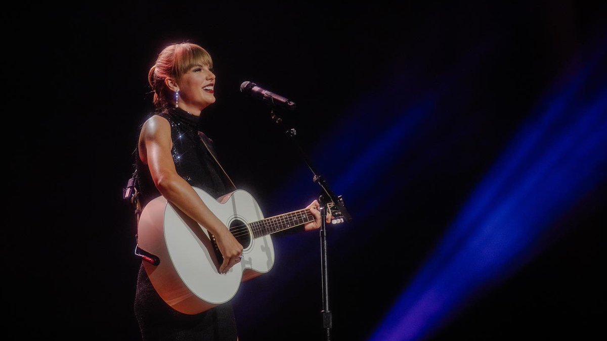 theswiftvoting's tweet photo. 📊| ARIAs Stats‼️

1. HS - 32.6k
2. #ARIAsTaylorSwift - 19.6k
3. A - 203

Goals: 500 replies + 300 rts https://t.co/ov4hm0mCDv