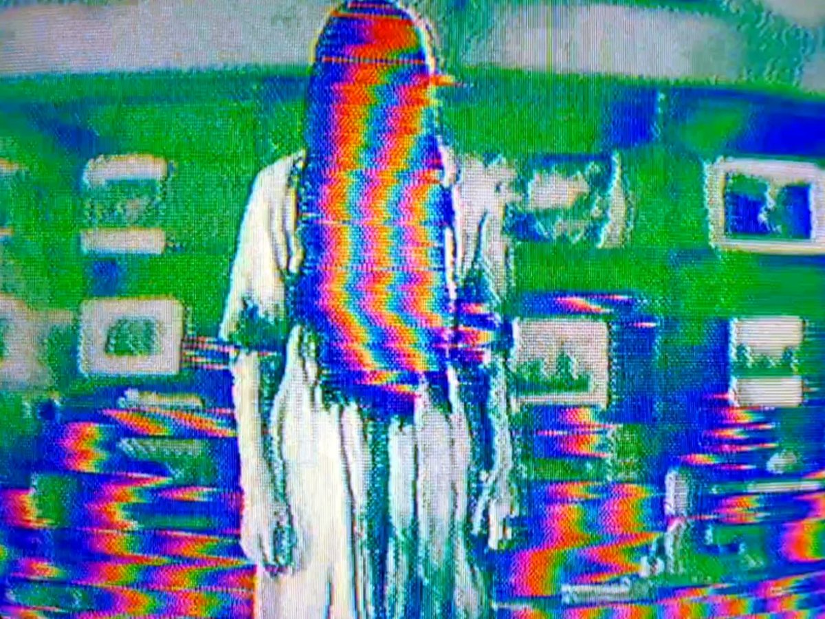 ch03glitch's tweet photo. Don't even try unplugging your VCR 📼 https://t.co/IbEFvMgswi