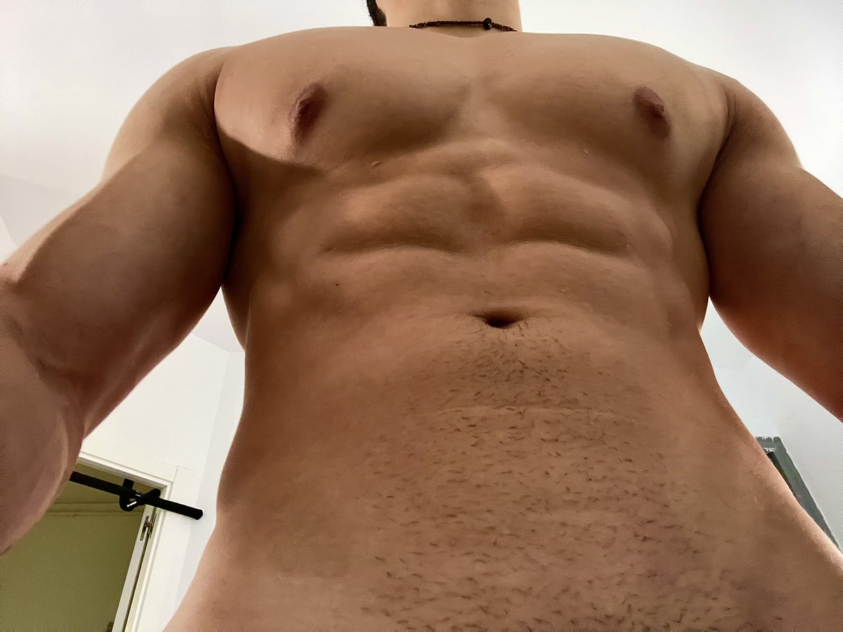 repicant3's tweet photo. Disfrutando de las vistas? 

Rt y mira lo que pasa 😈😈

#gym #hot https://t.co/JiQvHuqitu