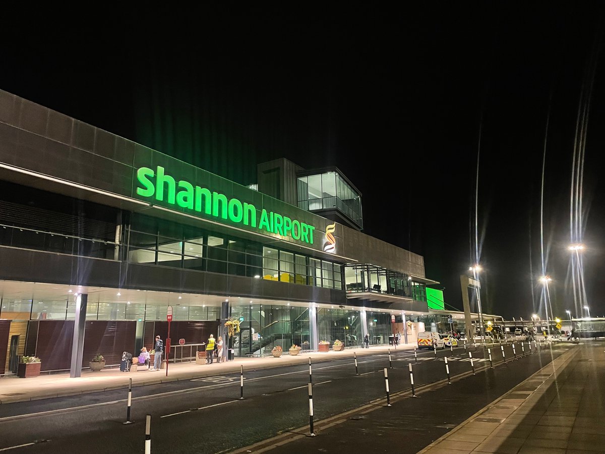 ShannonAirport's tweet photo. We're delighted to support @LimerickMHA by lighting up green this evening for @LimerickMHA's Mental Health Week, taking place 10th - 16th October.
πΈ Thanks to our Duty Airport Manager, Carmel, for capturing this photo of the terminal building π
#LimerickMHW #shannonairport https://t.co/tXIJBPI1vD