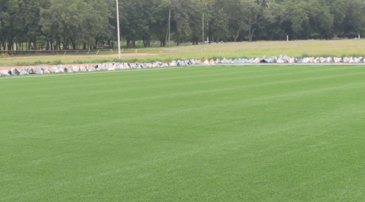 UL/INFRASTRUCTURES SPORTIVES : LES TRAVAUX DE RÉAMÉNAGEMENT DU TERRAIN DE FOOT PRESQUE ACHEVÉS !

Lire la suite : univ-lome.tg/ulinfrastructu…

#université #MinistereSports #résilience #qualité #innovation