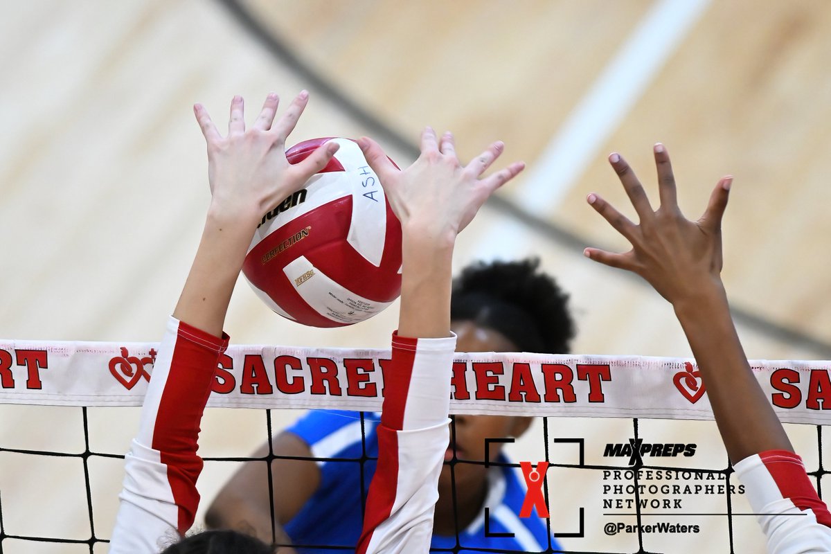 John Curtis Christian @ Academy of the Sacred Heart. Image gallery of both JV and Varsity action at bit.ly/MaxPreps-Parke…