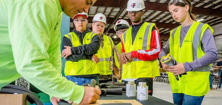 WomenInConst's tweet photo. RT @Insidebp Discover how one Wisconsin-based company, The Boldt Co., has taken steps toward increasing diversity on @constructdive: https://t.co/efrEhOUIh3 #constructiondiversity #womeninconstruction https://t.co/zCUEqBuk2A
