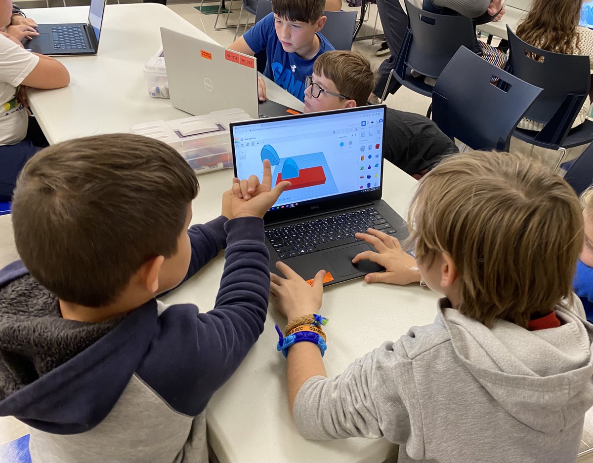QCSDnews's tweet image. Students at @NeidigElem received a big treat this week with a visit from @BucksIU22's FabLab, which gives students an opportunity to learn cutting-edge technology designed to inspire them to pursue careers in STEAM fields. @BillHarner @sgodshalk  nes.qcsd.org/cms/One.aspx?p…