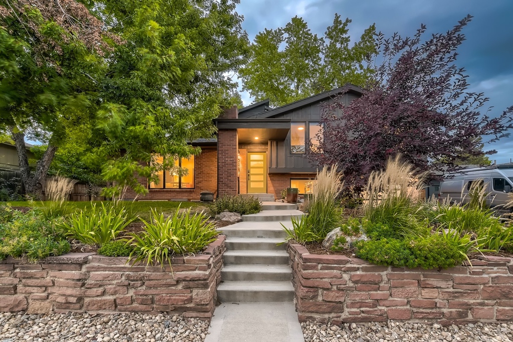 This Boulder remodel turned out so well! Just added to our website - check it out!
.
Builder : @PorchfrontHomes
.
#osmosisarch #osmosishome #coloradohome #coloradoarchitect #remodelhome #boulderhome #boulderco #niwot #niwotcolorado #fallevenings