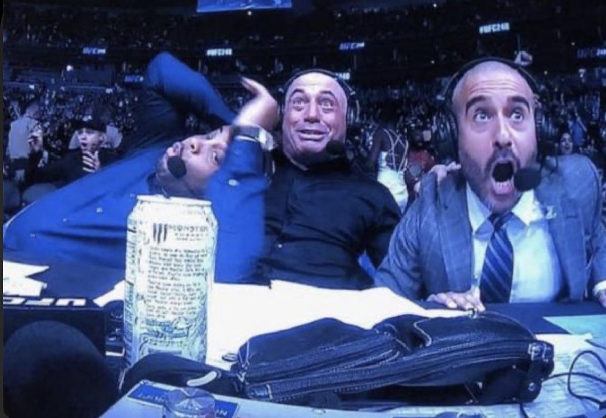 Komaniecki_R's tweet image. when you anticipate the V chord resolving to the tonic but instead it resolves to ♭VI