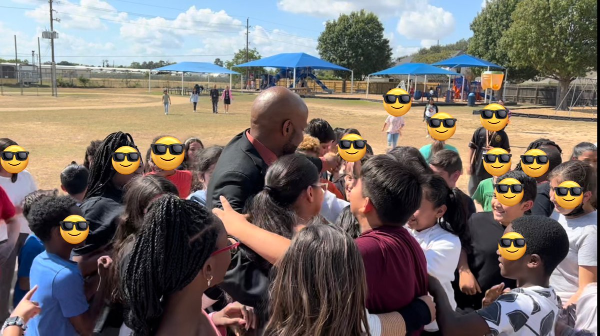 Kelly Stroud tweet media