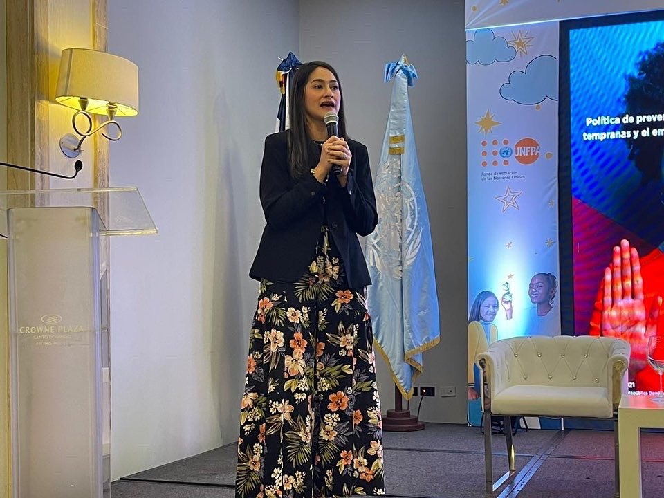 CONANIRDo's tweet photo. 📎El embarazo en adolescentes y las uniones tempranas son problemáticas sociales que afectan de manera negativa el desarrollo integral de las niñas y adolescentes. https://t.co/lWqiDHBWNS