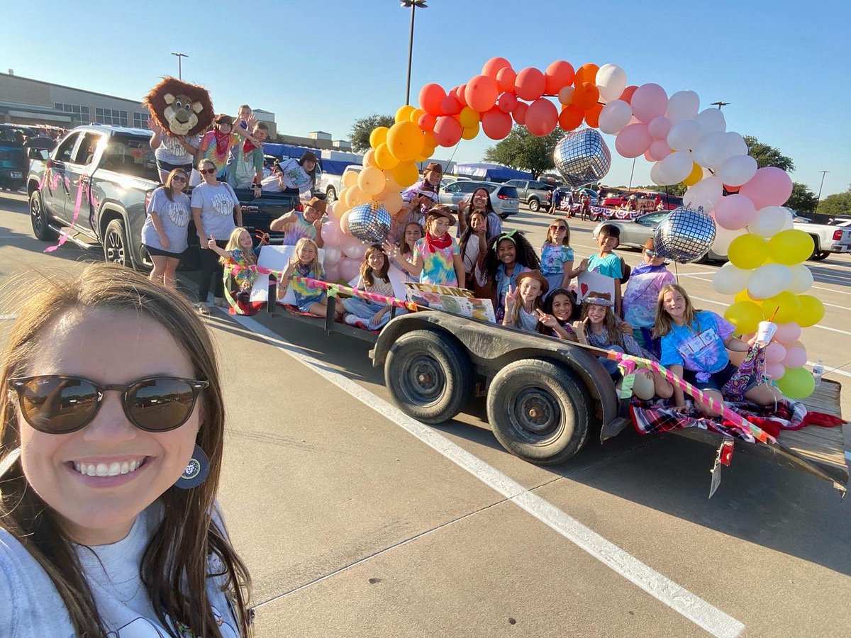 Donae Raymundo (@donae_raymundo) on Twitter photo It’s a GROOVY time and Northwest High School’s HOCO parade! <a href="/LanceElementary/">Lance Thompson Elementary (NISD)</a> <a href="/NorthwestISD/">Northwest ISD</a> <a href="/NHSTexans/">Northwest High School</a> It’s a GROOVY time and Northwest High School’s HOCO parade! <a href="/LanceElementary/">Lance Thompson Elementary (NISD)</a> <a href="/NorthwestISD/">Northwest ISD</a> <a href="/NHSTexans/">Northwest High School</a>