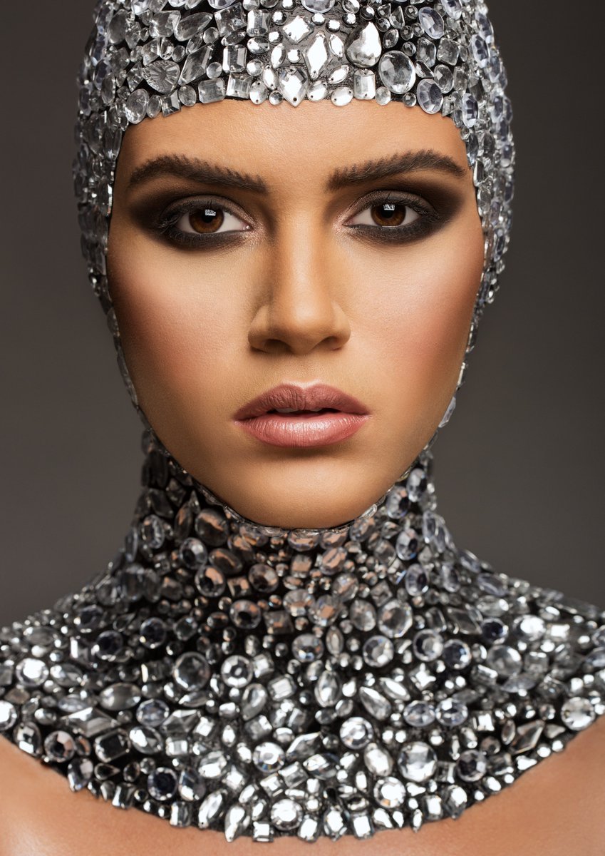 'Diamantes &amp; Warrior Makeup' Version 1💎

Body-Art Collection 💎 1/1 Original 1.2 ETH
opensea.io/JulieanneEdwar…

Photographer: Elizabeth Maleevsky
Model: Zhoe Trotter
Makeup: Julieanne Edwards

<a href="/opensea/">OpenSea</a> #NFT #nfts #opensea #NFTCommunity #OpenSeaNFT #nftarti̇st #nftmakeup #NFTphotos