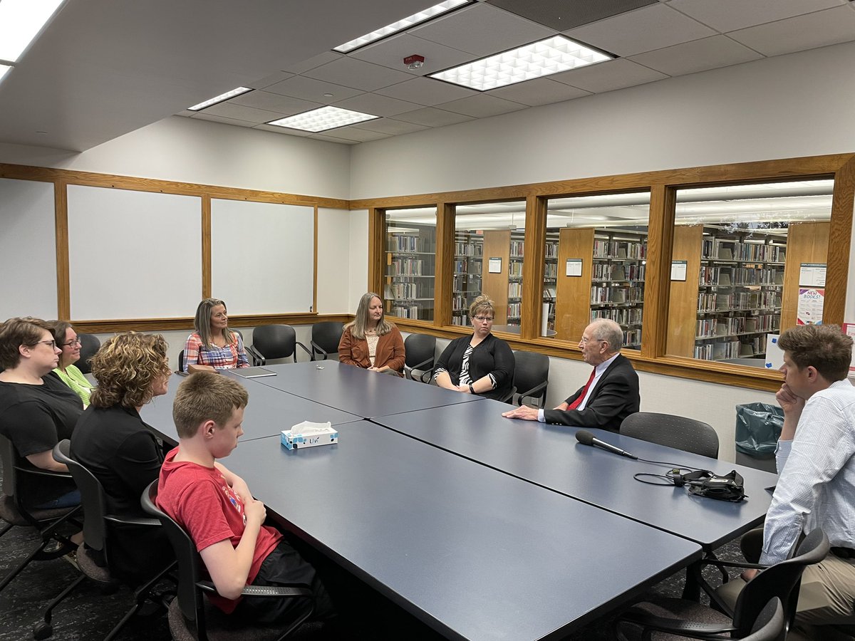 ChuckGrassley's tweet photo. Met w the Autism Society of Iowa in West DSM to learn about challenges families face who hv children w autism &amp; celebrated Senate passage of my bipartisan bill: Kevin &amp; Avonte’s law. Now House must pass ASAP https://t.co/Ro70CMpHvz