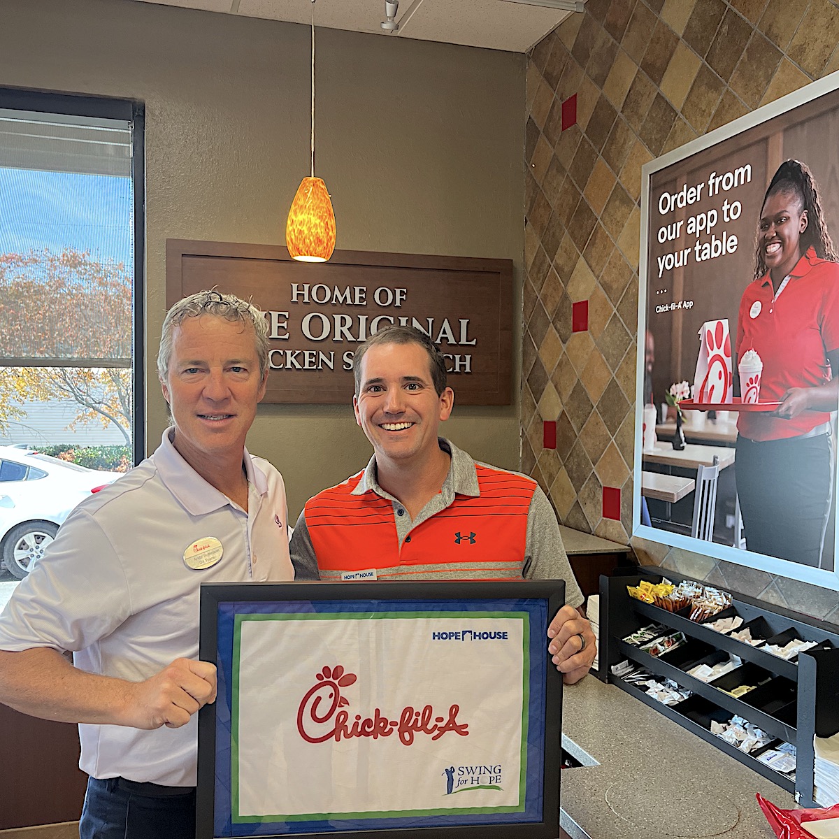 hopehousebg's tweet image. Thank you @ChickfilaBGKY for being a 12th annual Swing for Hope own the hole sponsor!

#ChickFilA #sponsor #SwingForHope #golfscramble #HopeHouse