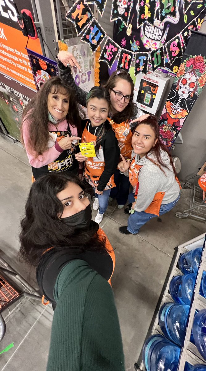 Yaymi16's tweet photo. What a great day of recognition👏🏼Congrats to Bassie! 🔥 Constantly keeping an eye out for recoveries, Thankyou for all you do! Your hard work doesn’t go unnoticed 😎🥳 #PacNorth #6652proud #TheValley #Spooky https://t.co/xWUgaWOcA8