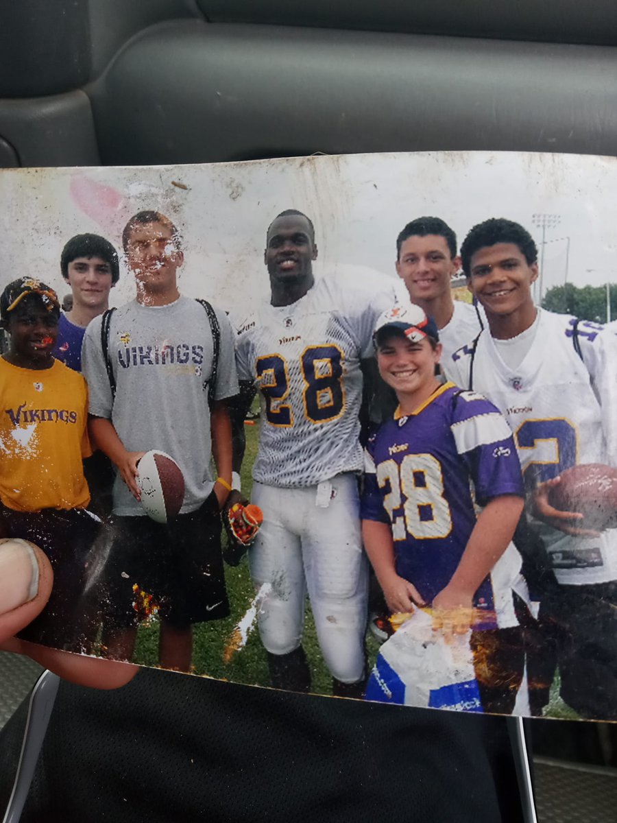 Attention <a href="/Vikings/">Minnesota Vikings</a> Fans!  Please Retweet!

This photo was found in Sanibel after Hurricane Ian.  Help find who it belongs to!