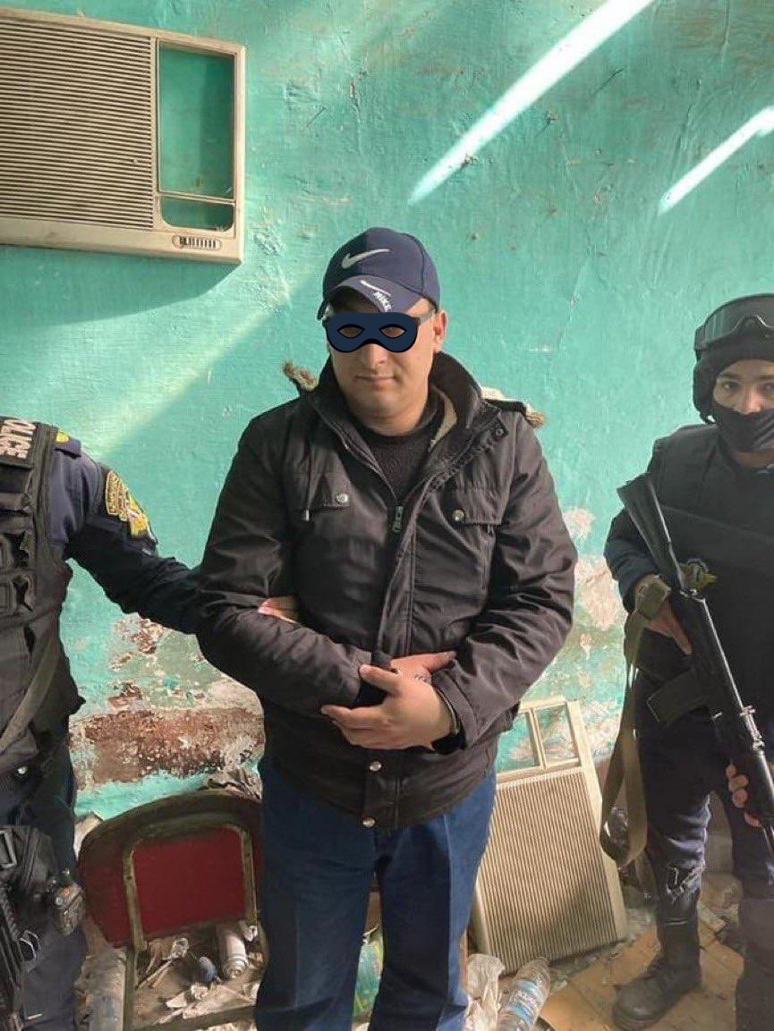 المفروض يخلونه ويصيدون اللي ركب المكيف😂