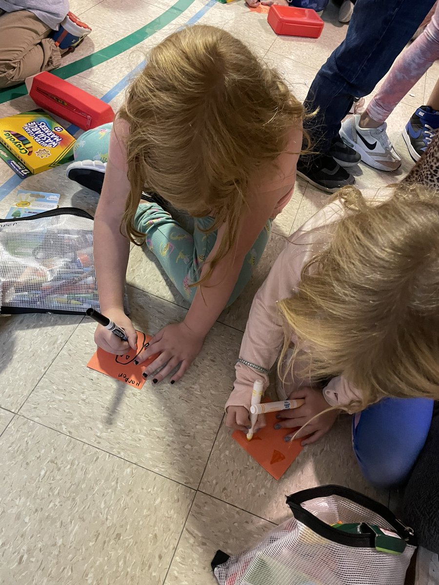 Lighting up Cherokee with kindness in our all school celebration #cherokeeinspires #LFmoments