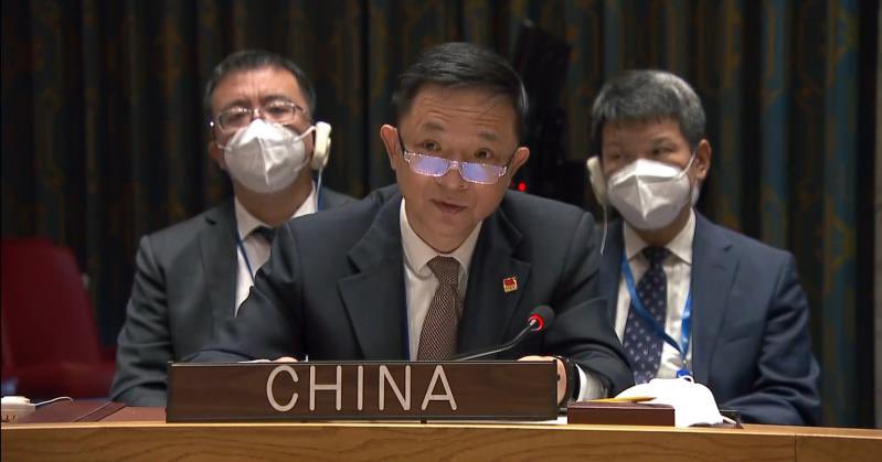 Chinamission2un's tweet photo. Today at #UNSC, Amb. Dai Bing called for real actions to help Africa strengthen capacity-building for climate resilience. He reiterated China’s support to Egypt &amp; Africa in hosting COP27 towards positive &amp; balanced outcomes on mitigation, adaptation &amp; finance. https://t.co/ySj192PUW4