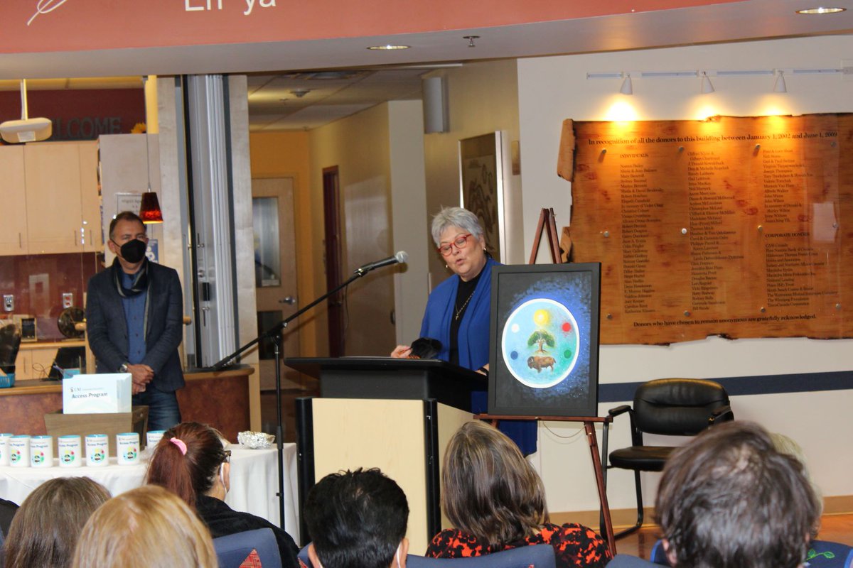 accessuofm's tweet photo. Today we unveiled the new #AccessUM art piece. Grandfather Wanbdi shared the story of how it came to him through ceremony to inspire alum and artist Victoria McIntosh’s design and its themes of connection, #decolonization and #reconciliation. https://t.co/VrMCzzN8fO